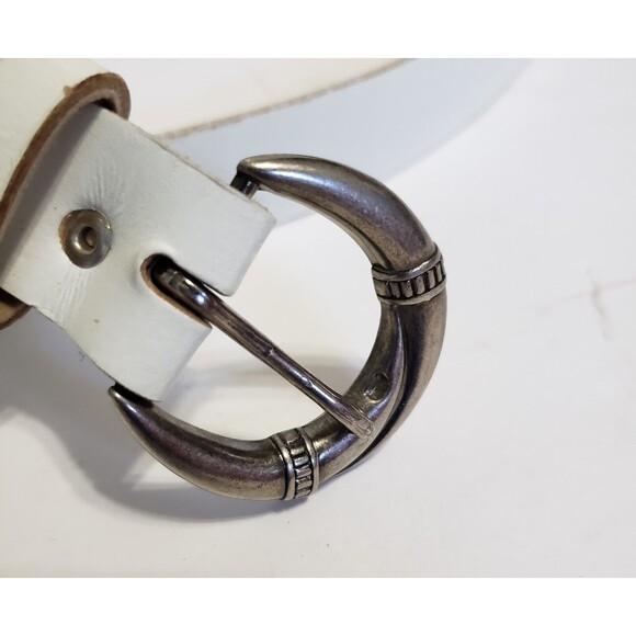 White Belt Silver Buckle Woman 34 inches Unbranded Imperfect - Picture 2 of 9